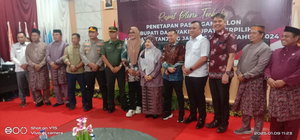 Dalam Pleno Terbuka KPU Tetapkan Bupati dan Wakil Bupati Tanjabtim Terpilih periode 2025-2030